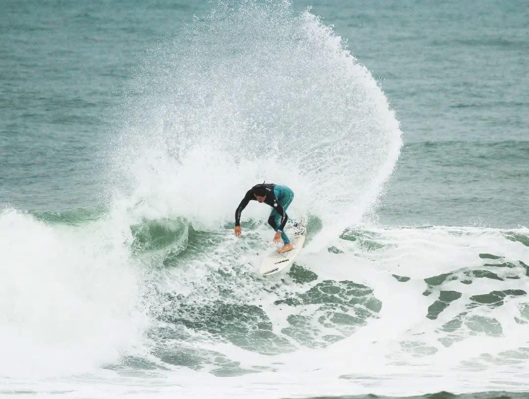 SURF CAMP - LOBITOS COM A OPREE SURF SCHOOL - Imagem 2