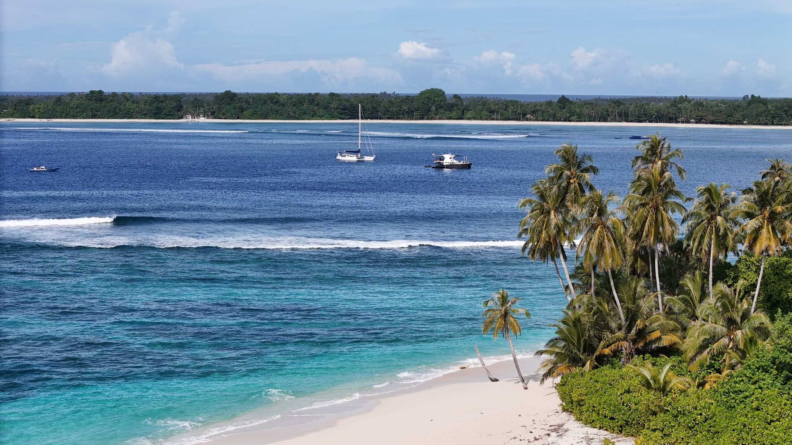 SURFCAMP - SHAKA BOAT - ILHAS MENTAWAII - Imagem 5